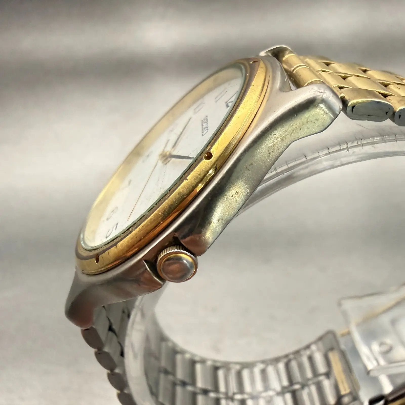 Seiko Watch Men 35mm White Dial Two Tone Date Round 7N32-0150 New Battery VTG2