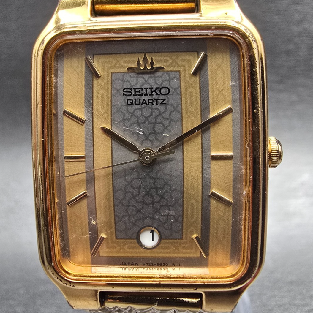 Seiko Tank Watch Men 26mm Gold Dial Gold Tone Date Rectangle V722-5A70 New Batt1