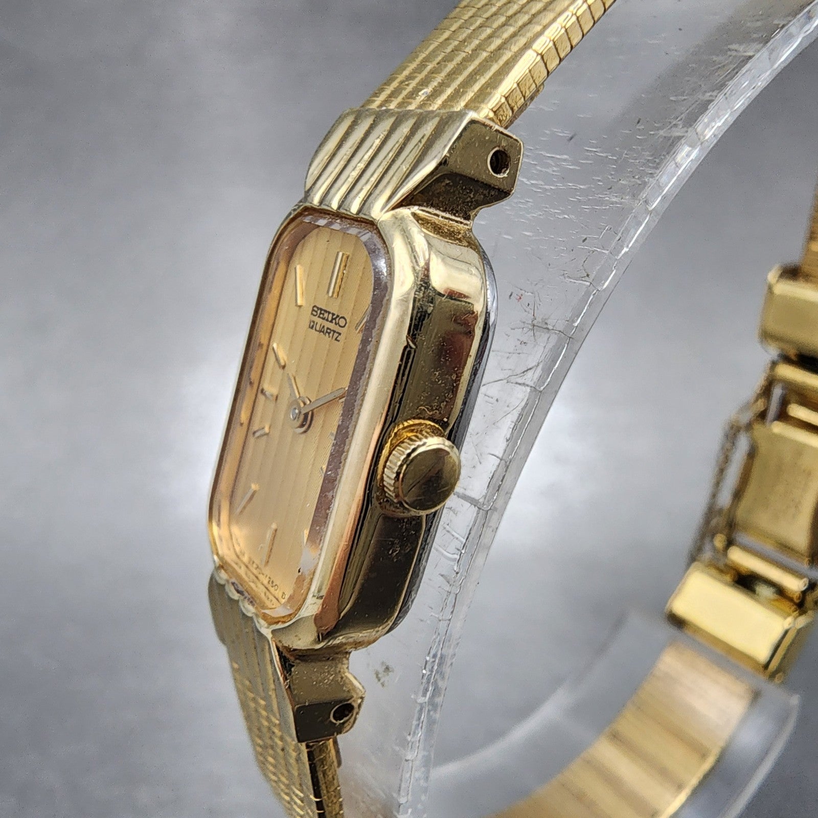 Seiko Tank Watch Women 13mm Champagne Dial Gold Tone 2e206019 New Battery2