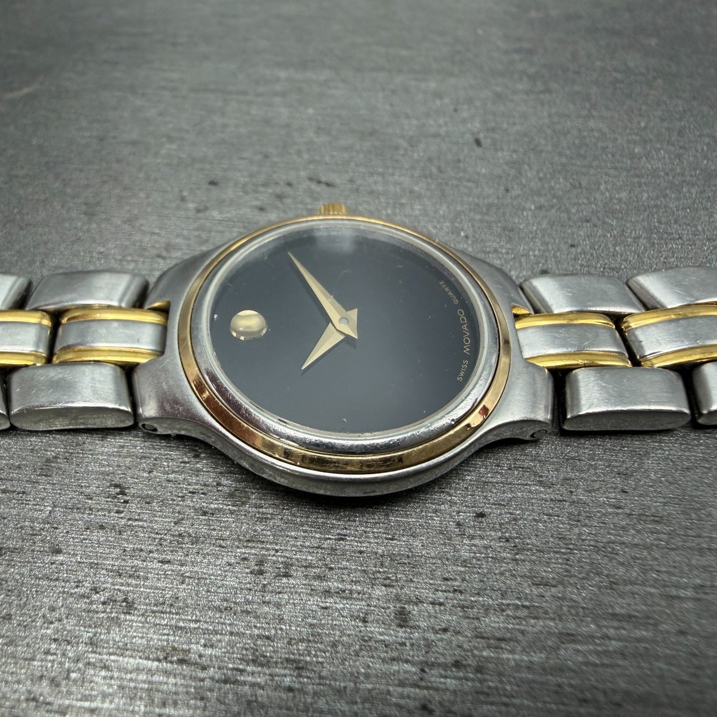 Movado Museum Watch Women 24mm Black Dial Two Tone Round READ!!!! 81-E3-828 Runs5