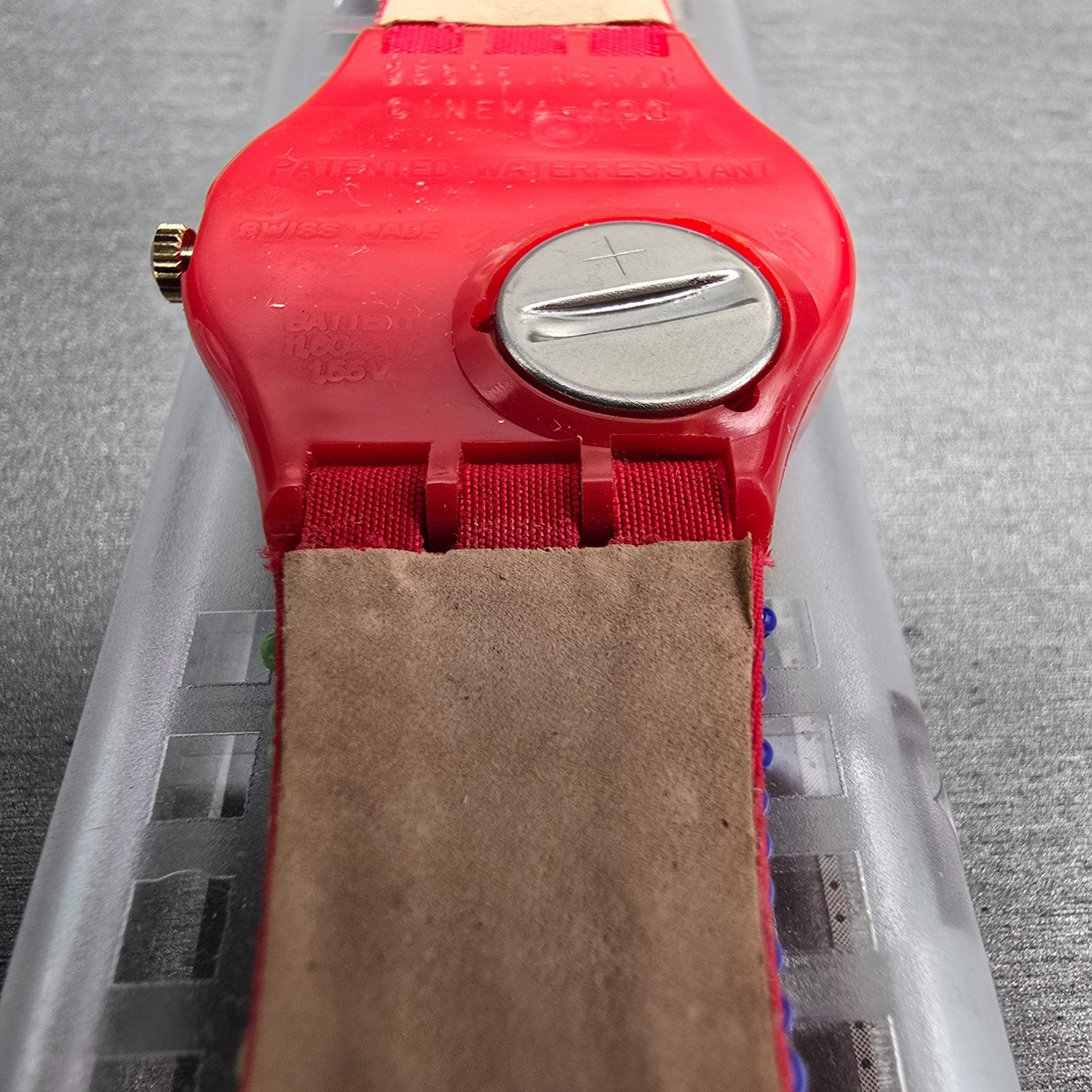 Swatch Special Despite Watch Men 34mm Green Dial Red Case GZ142 New Battery NOS13