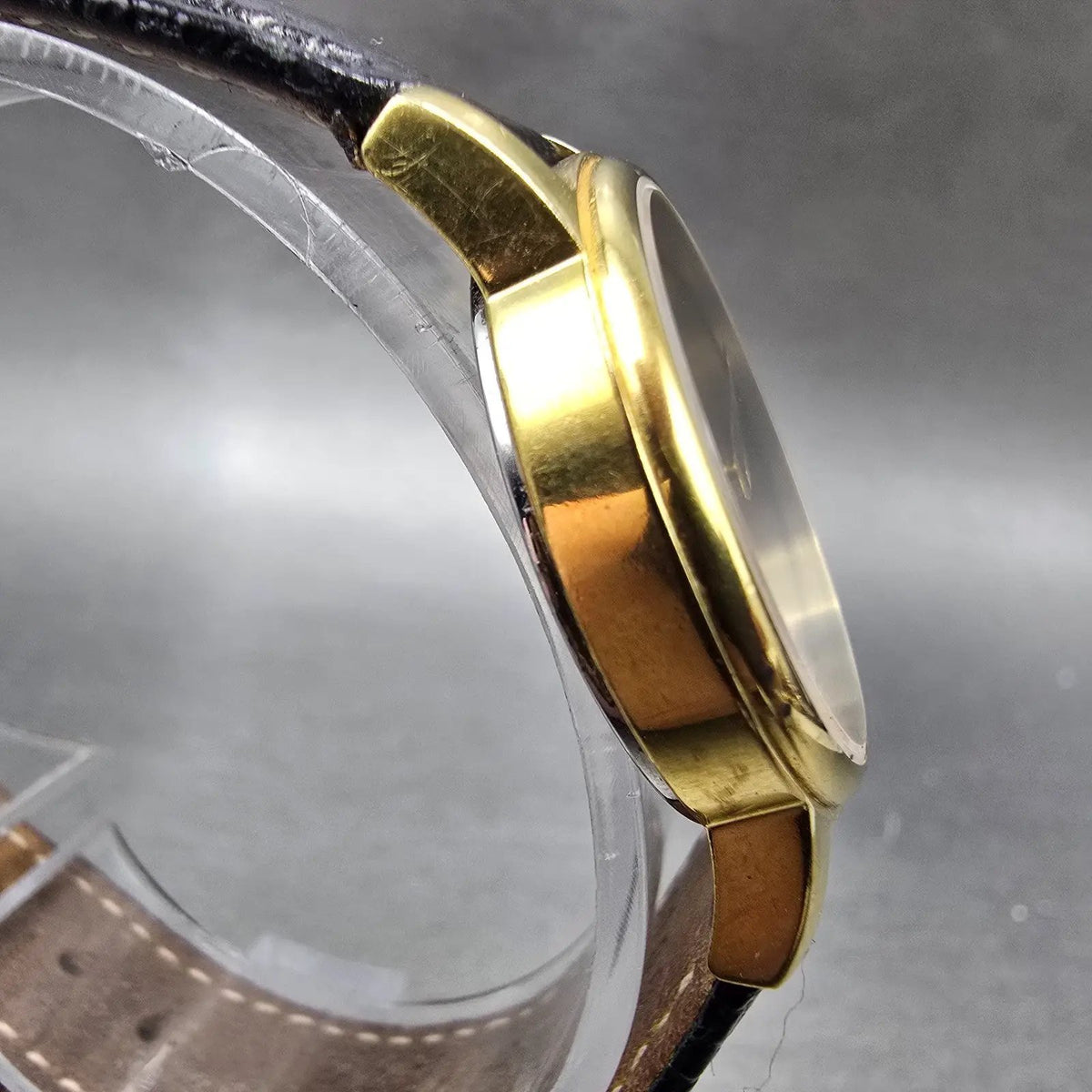 Movado Museum Watch Women 27mm Black Dial Gold Round MB.01.3.34.6003 New Batt SW3