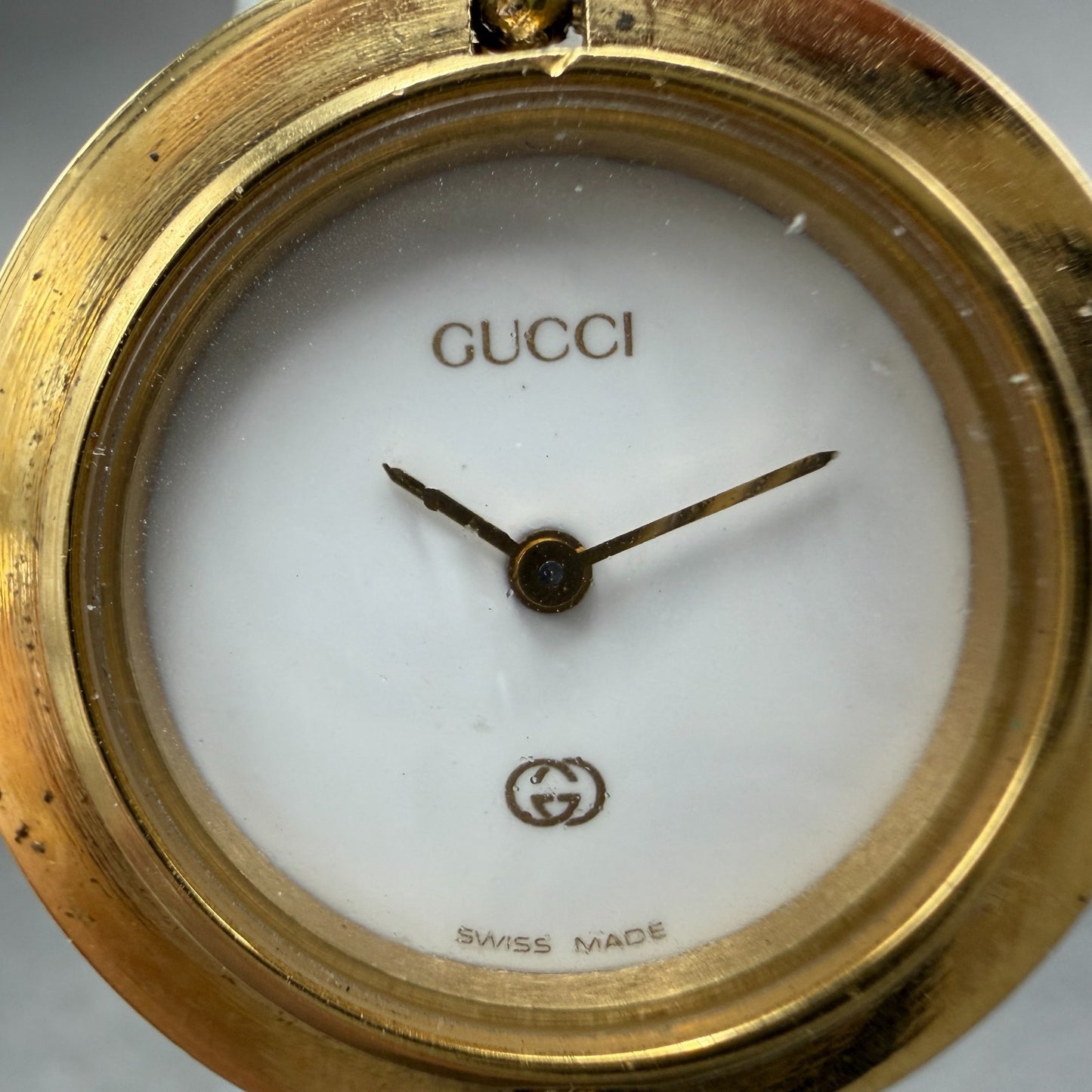 Gucci 1100L Watch Women 26mm White Dial Gold Plated Round Bezel VTGPARTS2