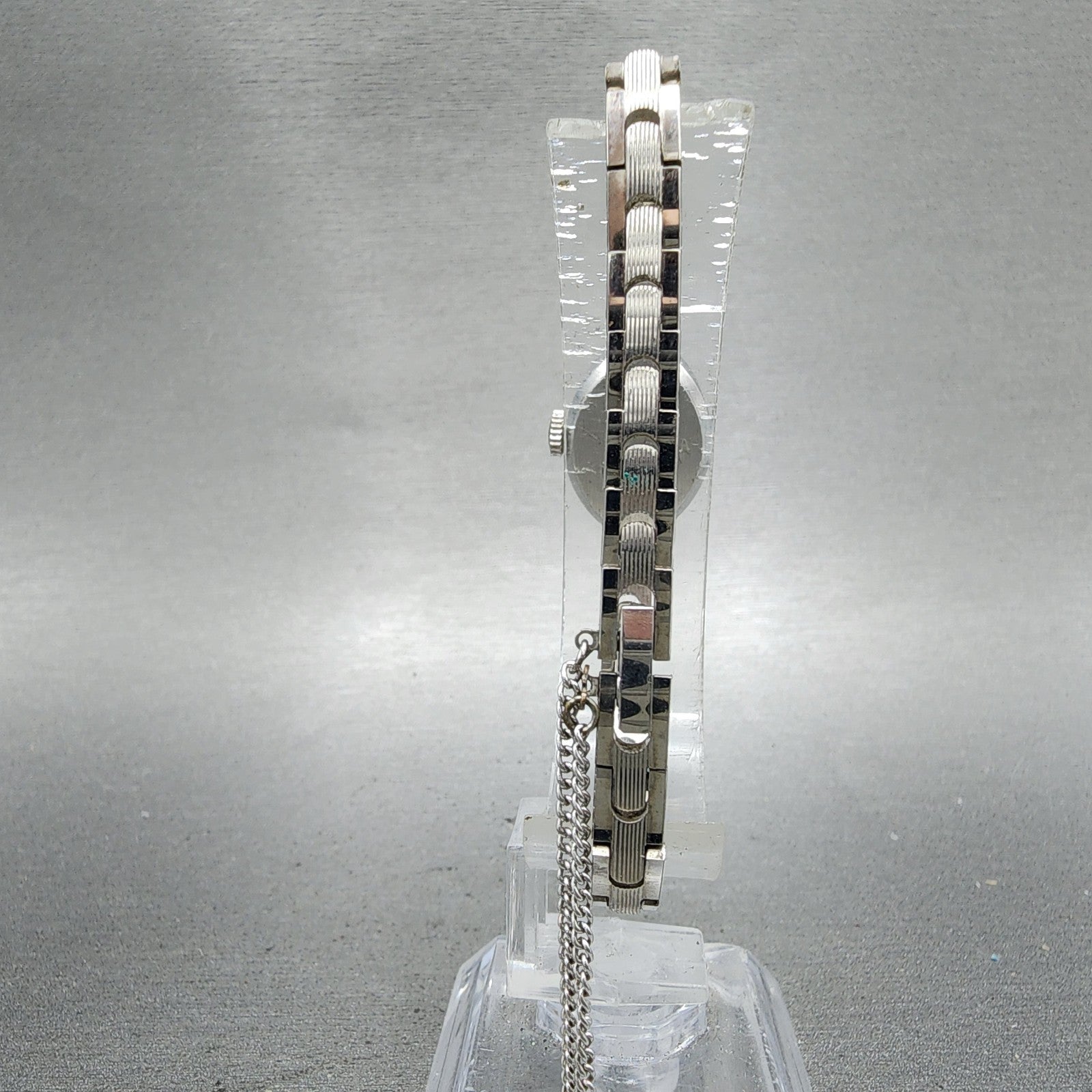 Seiko Solar Watch Women 15mm White Dial White Gold Plated Manual Wind Runs VTG7