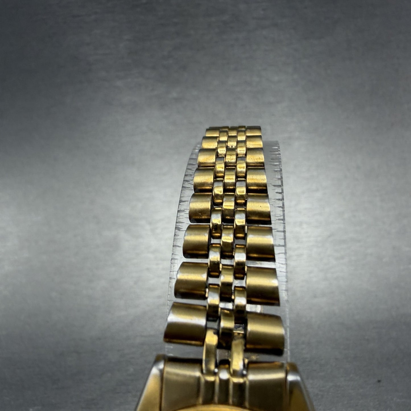 Seiko Watch Women 25mm Gold Dial Gold Tone Daydate Round 7N83-0041 New Battery7H4