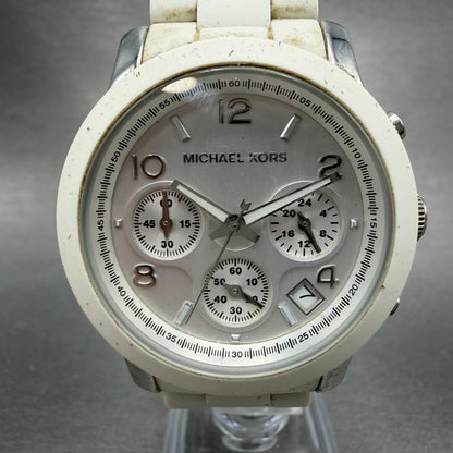 Michael Kors Chronograph Watch Women 39mm Silver Dial Steel MK-5423 New Battery0