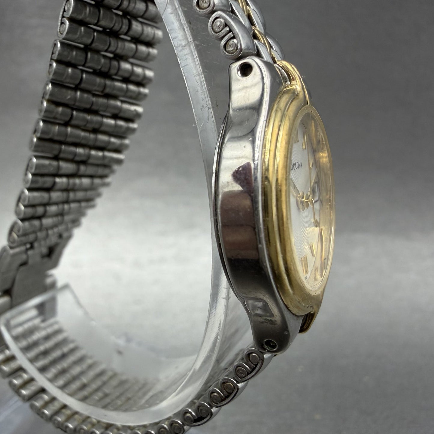 Bulova Watch Women 24mm White Dial two Tone Date Round 98M02 New Battery ABCD3