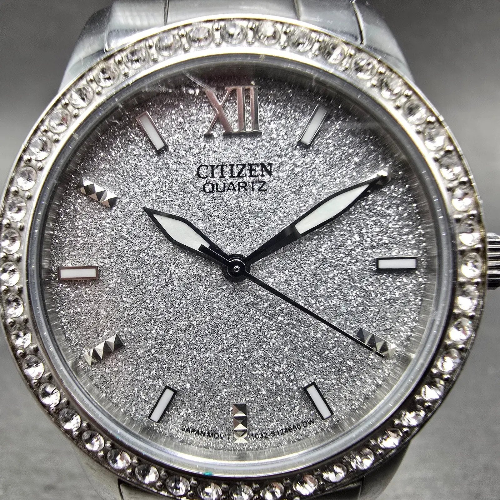 Citizen Watch Women 35mm Silver Dial Silver Tone Round EL3020-52A New Battery1