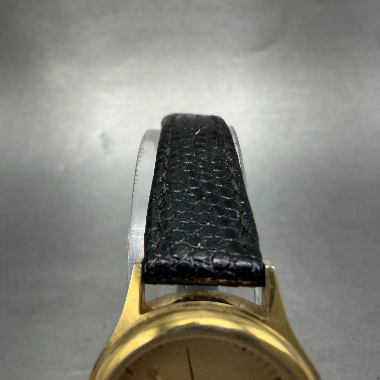Wittnauer Pegasus Watch Women 24mm Gold Dial Gold Tone Round New Battery KLJG4