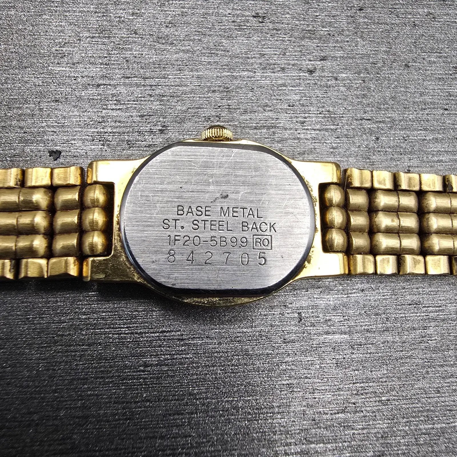 Seiko Watch Women 15mm Black Dial Gold Tone Oval 1F20-5B99 New Battery Vintage10