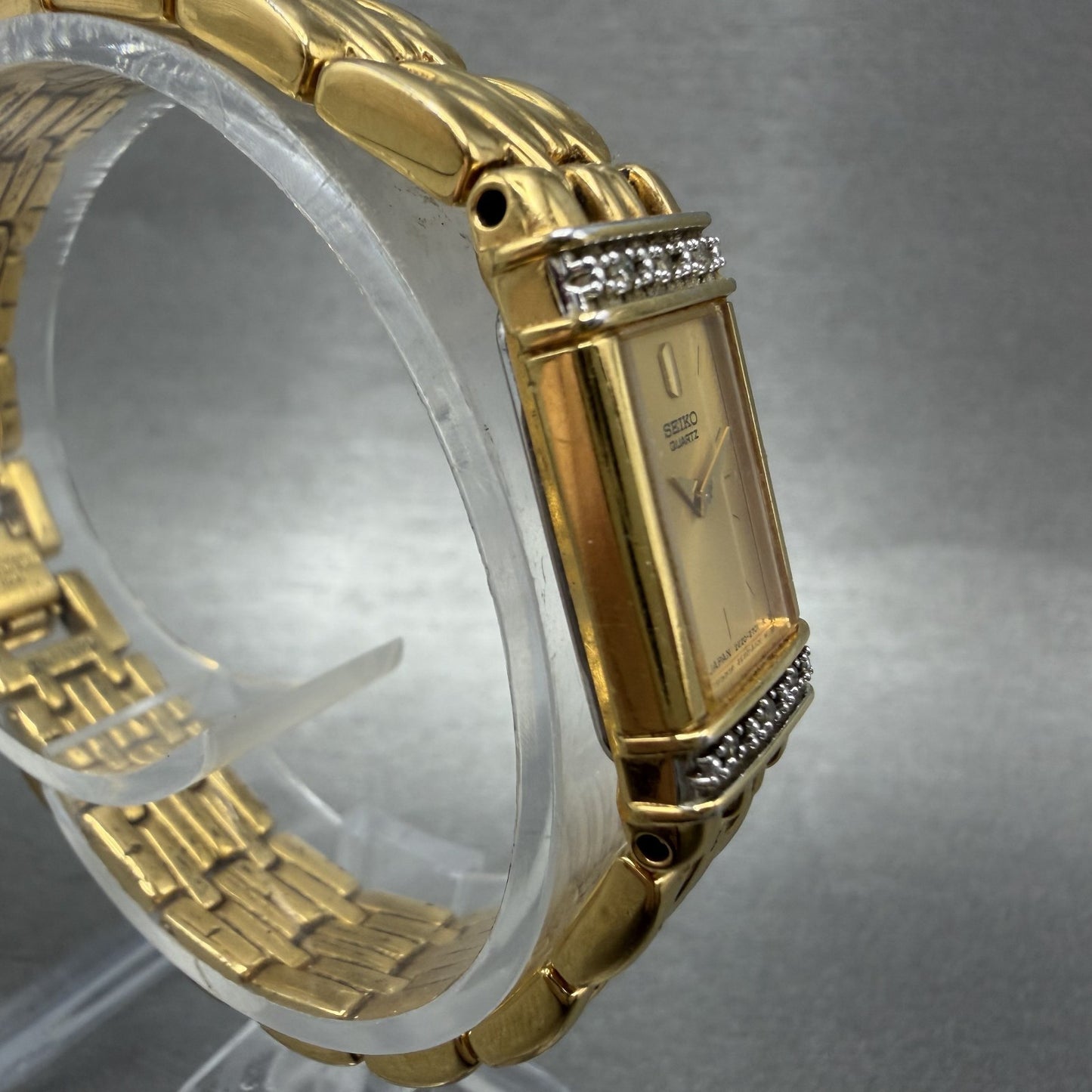 Seiko Tank Watch Women 14mm Champagne Dial Gold Tone 2E207191 New Battery3