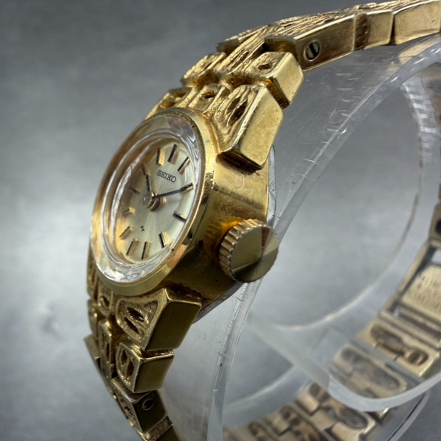 Seiko Watch Women 16mm Silver Dial Gold Tone Manual Round 11-0549 Runs Vintage2