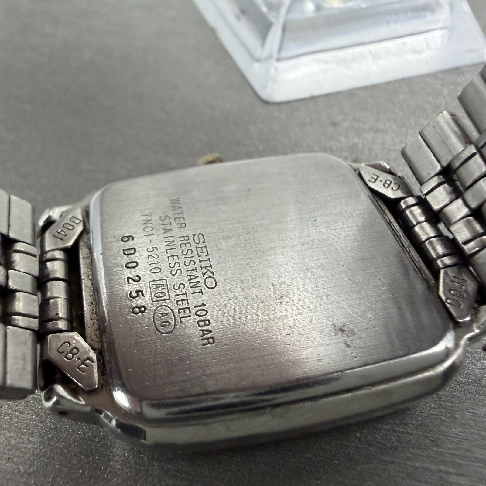 Seiko Spirit Tank Watch Men 28mm White Dial two Tone 7n015210 New Battery AB9