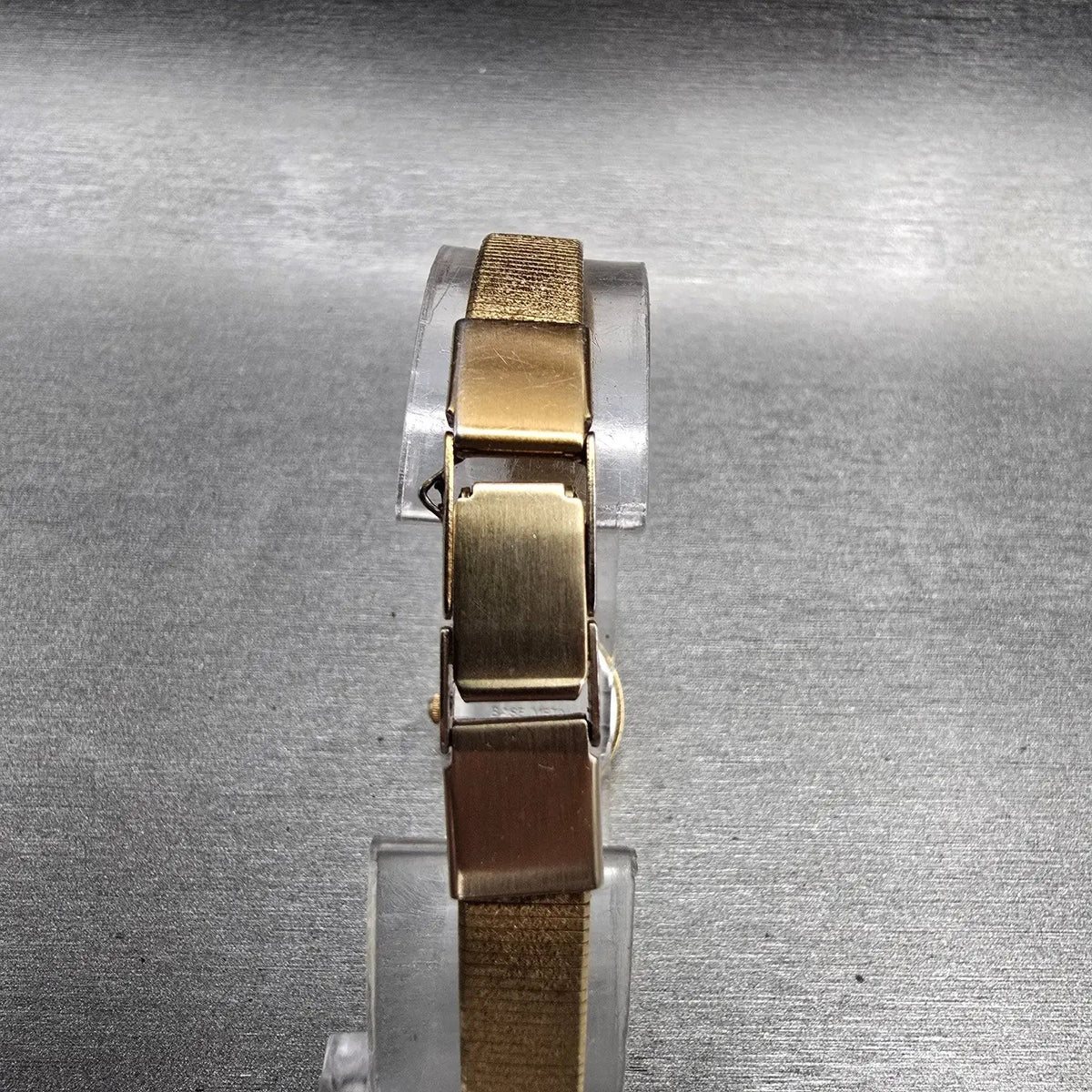 Seiko Watch Women 18mm White Dial Gold Tone Round 2Y00-0A49 New Battery Vintage7