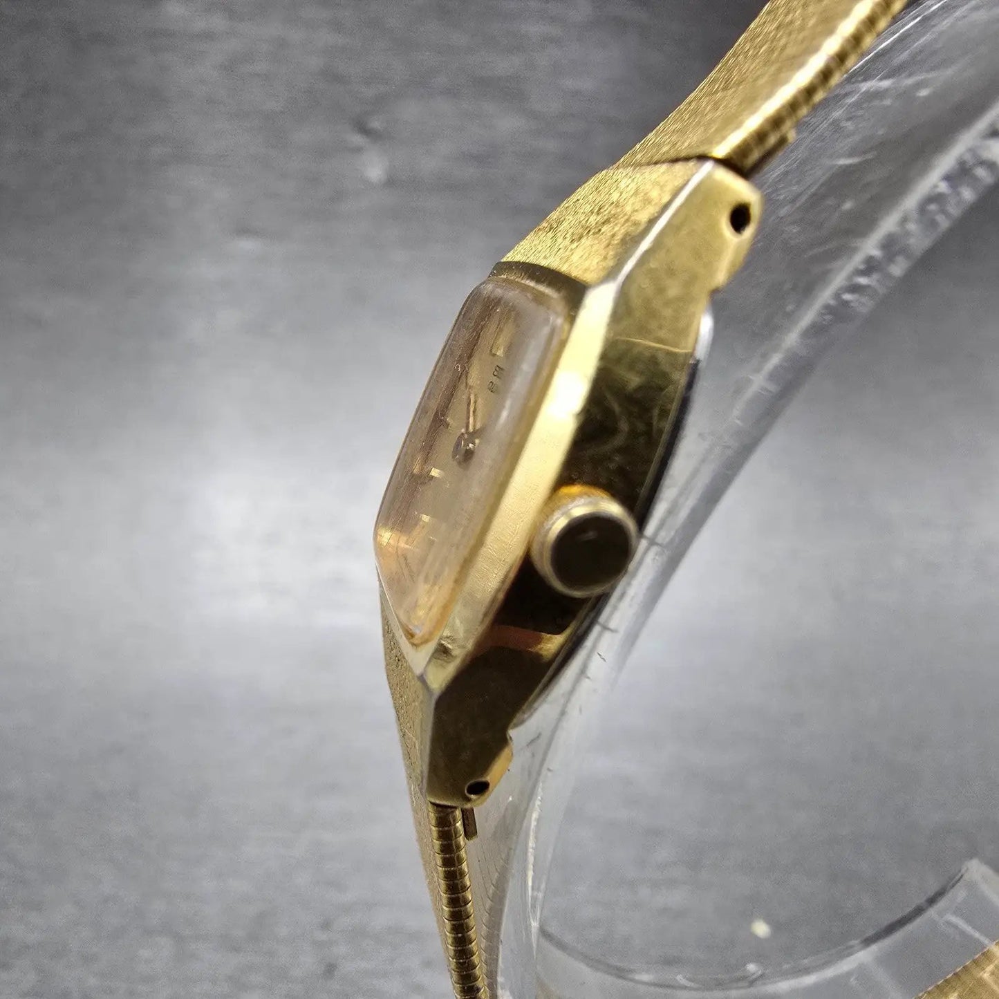 Seiko Watch Women 17mm Gold Dial Gold Tone Oval 2C20-6450 New Battery Vintage2