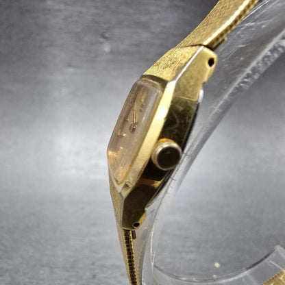 Seiko Watch Women 17mm Gold Dial Gold Tone Oval 2C20-6450 New Battery Vintage2