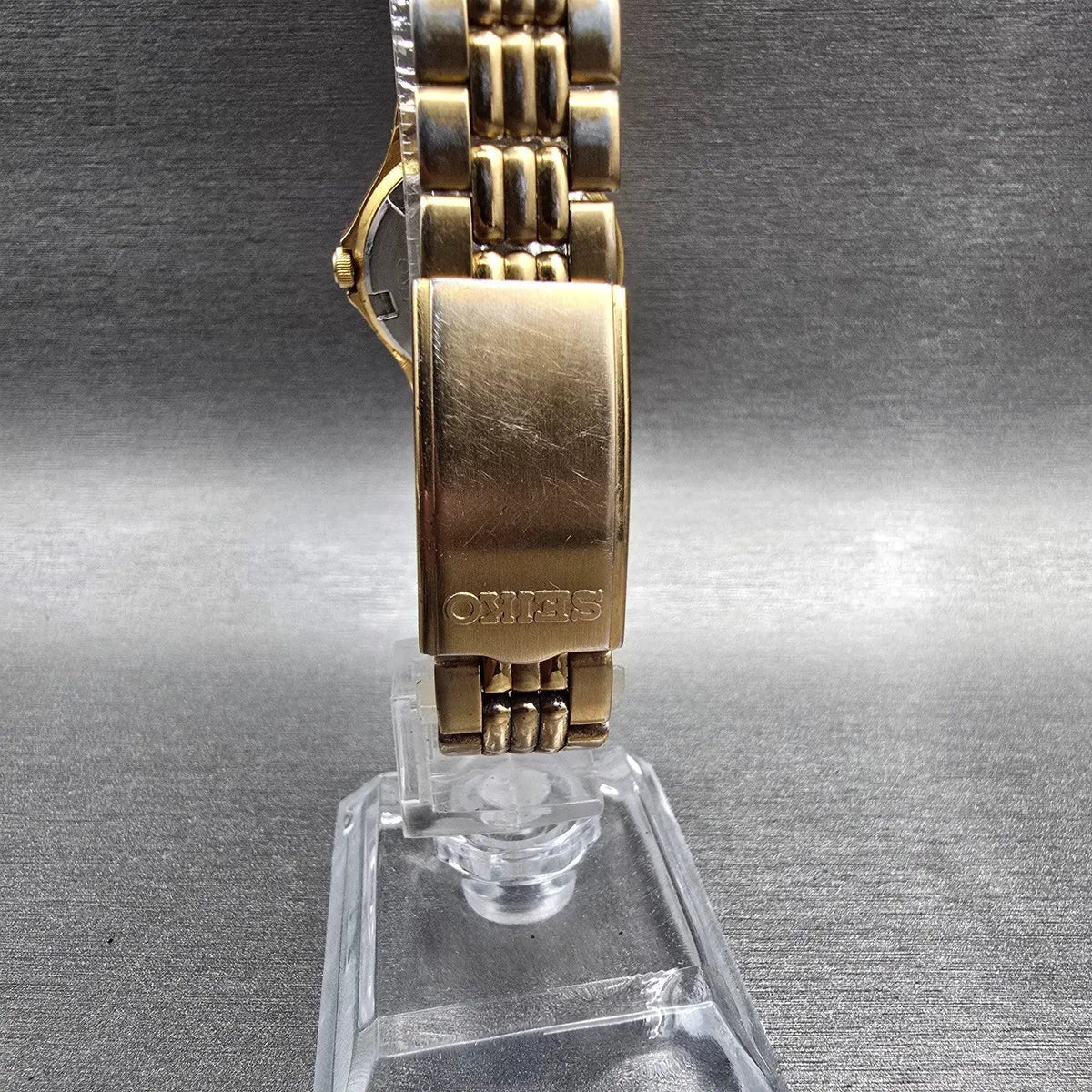 Seiko Sports 50 Watch Women 26mm Gold Dial Gold Tone Date 7N82-0271 New Battery7