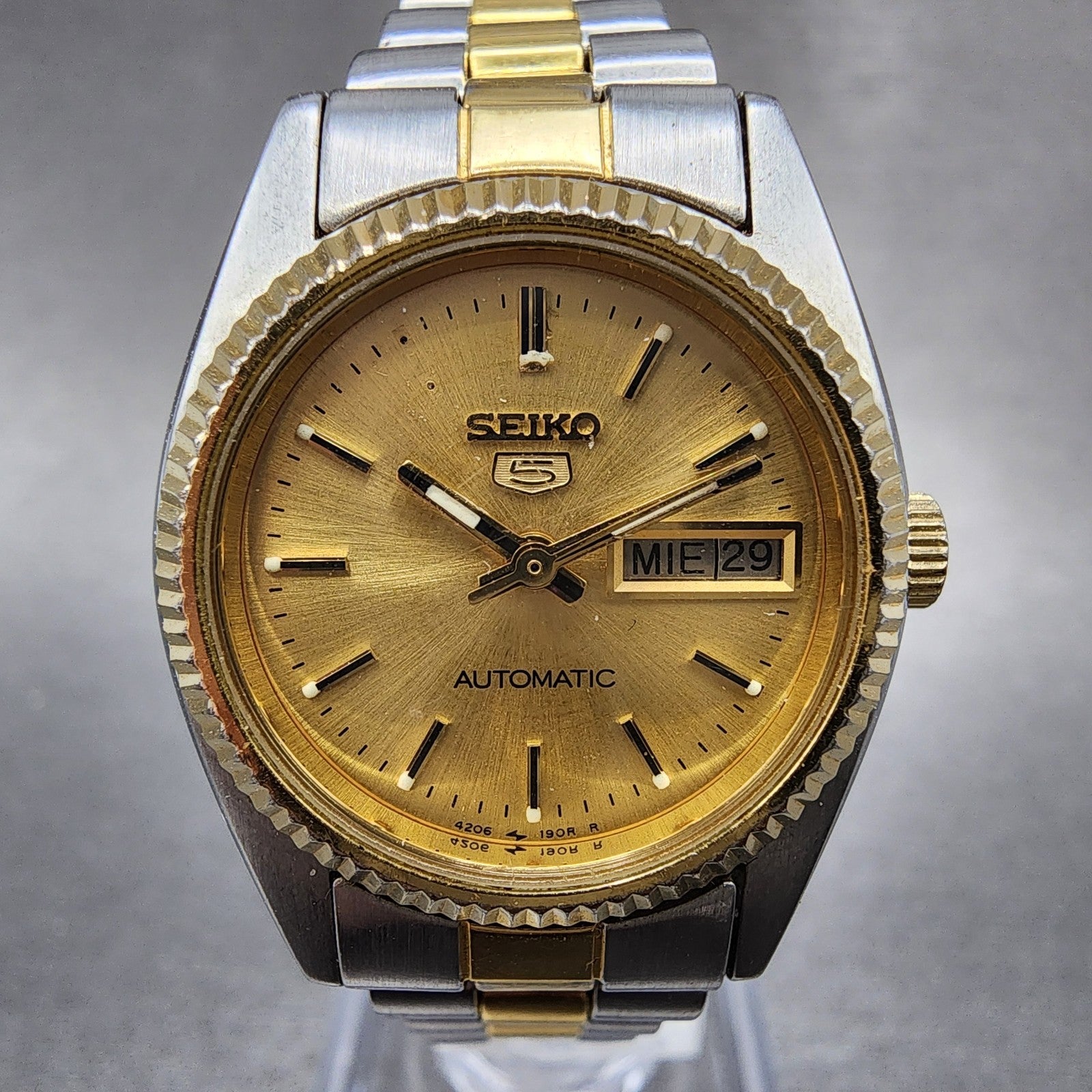 Seiko 5 Automatic Watch Women 24mm Champagne Dial Two Tone Daydate 42060510 Run1