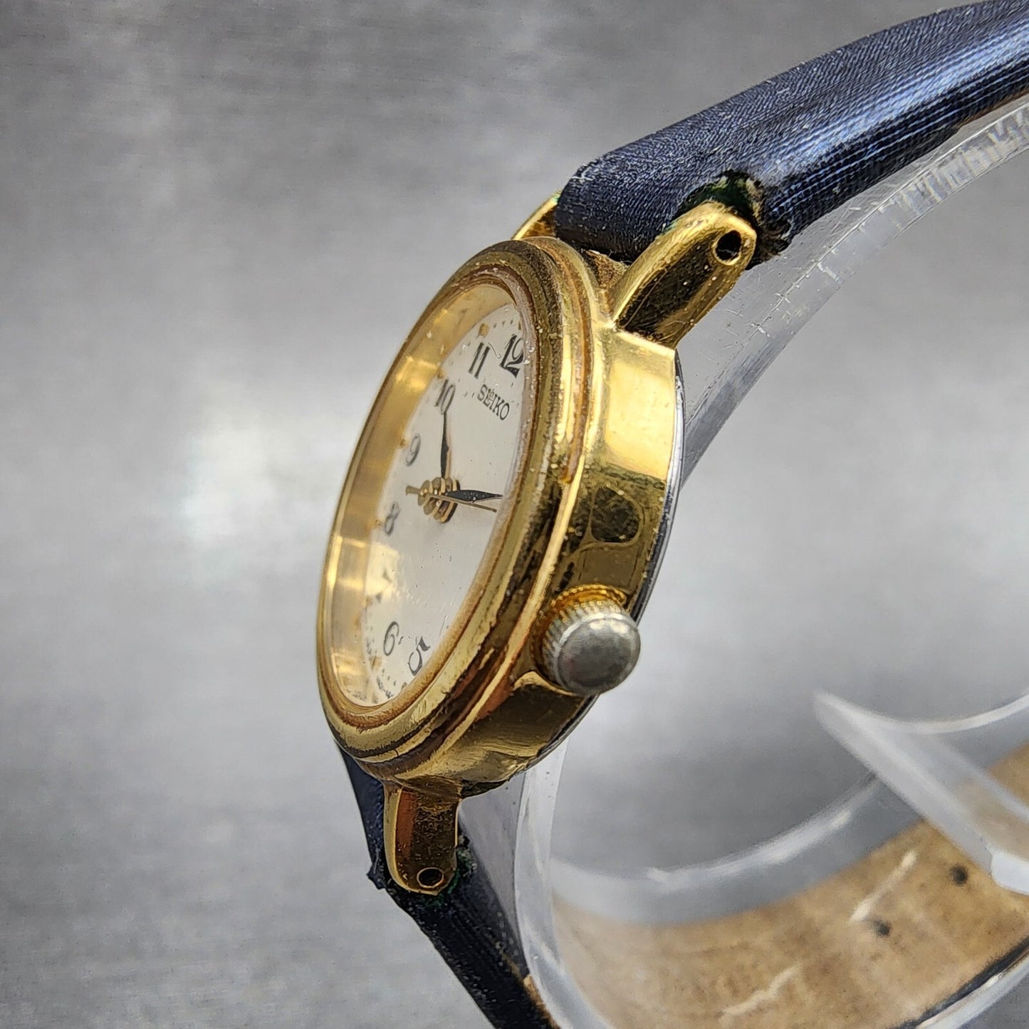 Seiko Watch Women 22mm Cream Dial Gold Tone Round V4011409 New Battery2