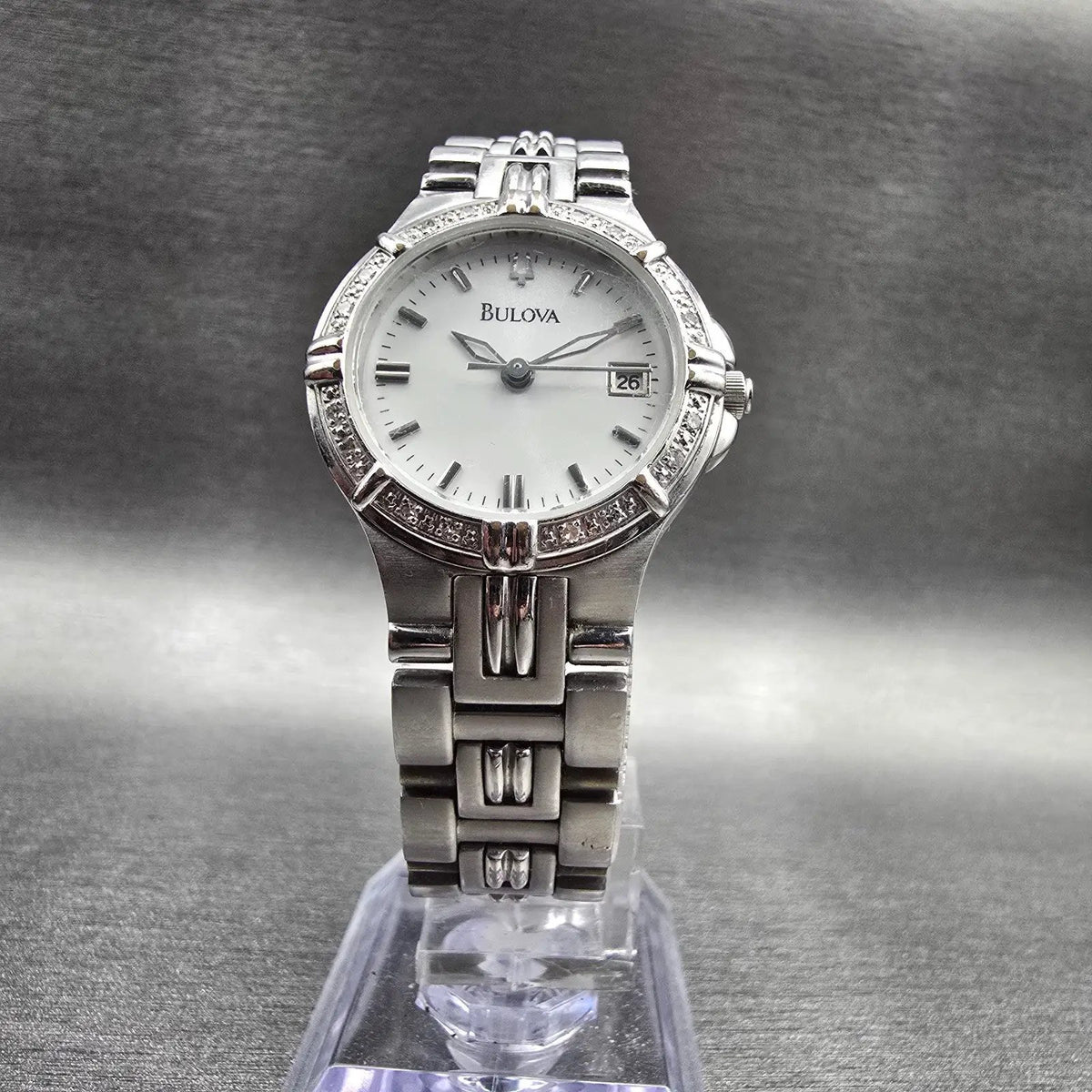 Bulova Watch Women 25mm White Dial Silver Tone Date Crystals 96R04 New Battery 25