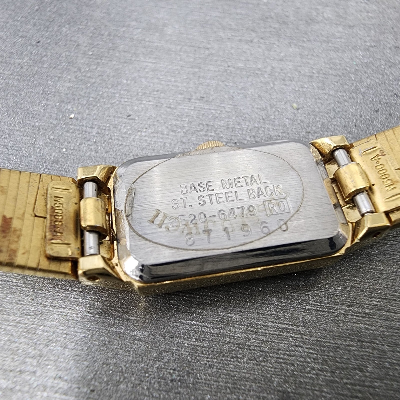 Seiko Tank Watch Women 12mm Champagne Dial Gold Tone 2e206479 New Battery10
