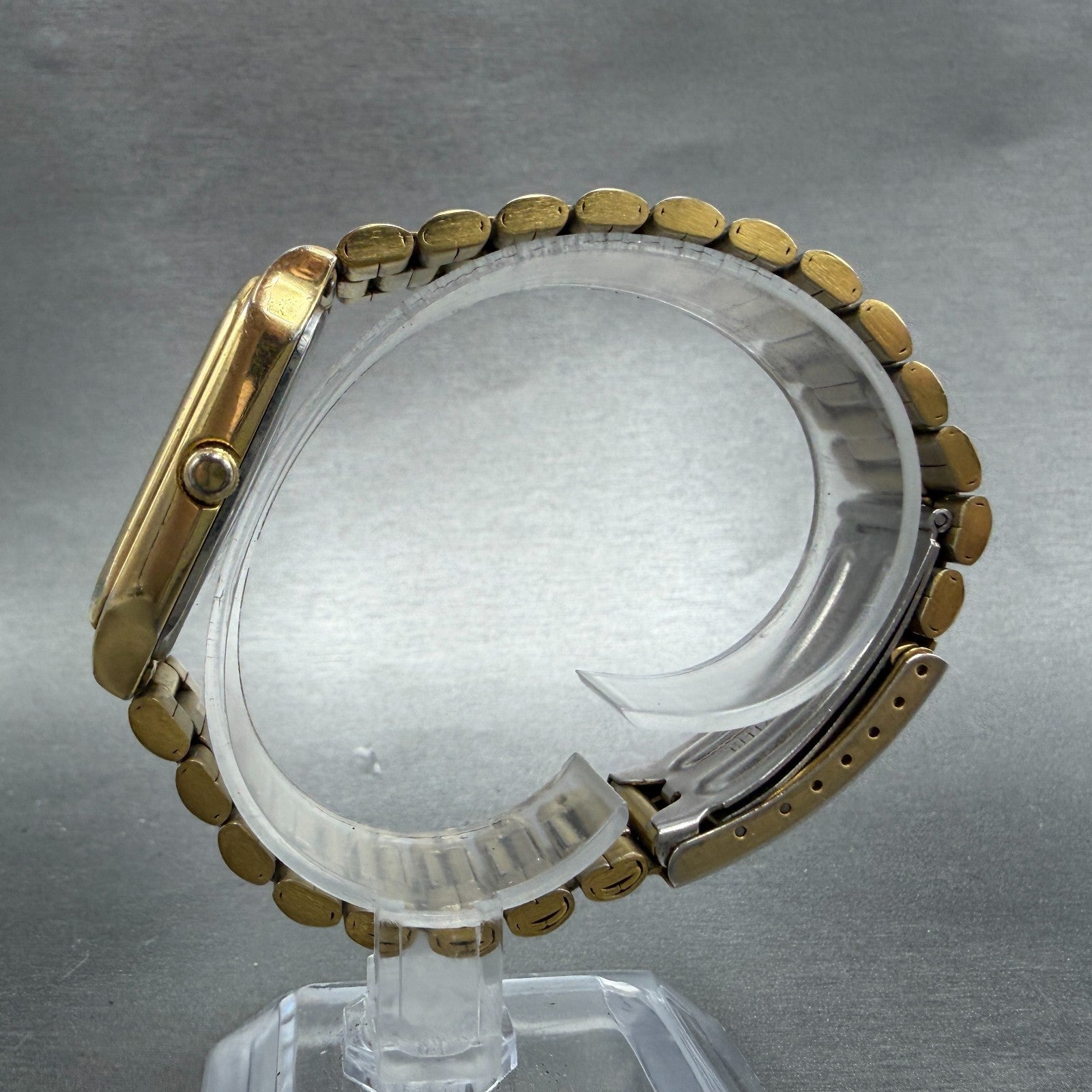 Citizen Tank Watch Men 28mm Champagne Dial Gold Tone Daydate 6000-T25249 New Bat6