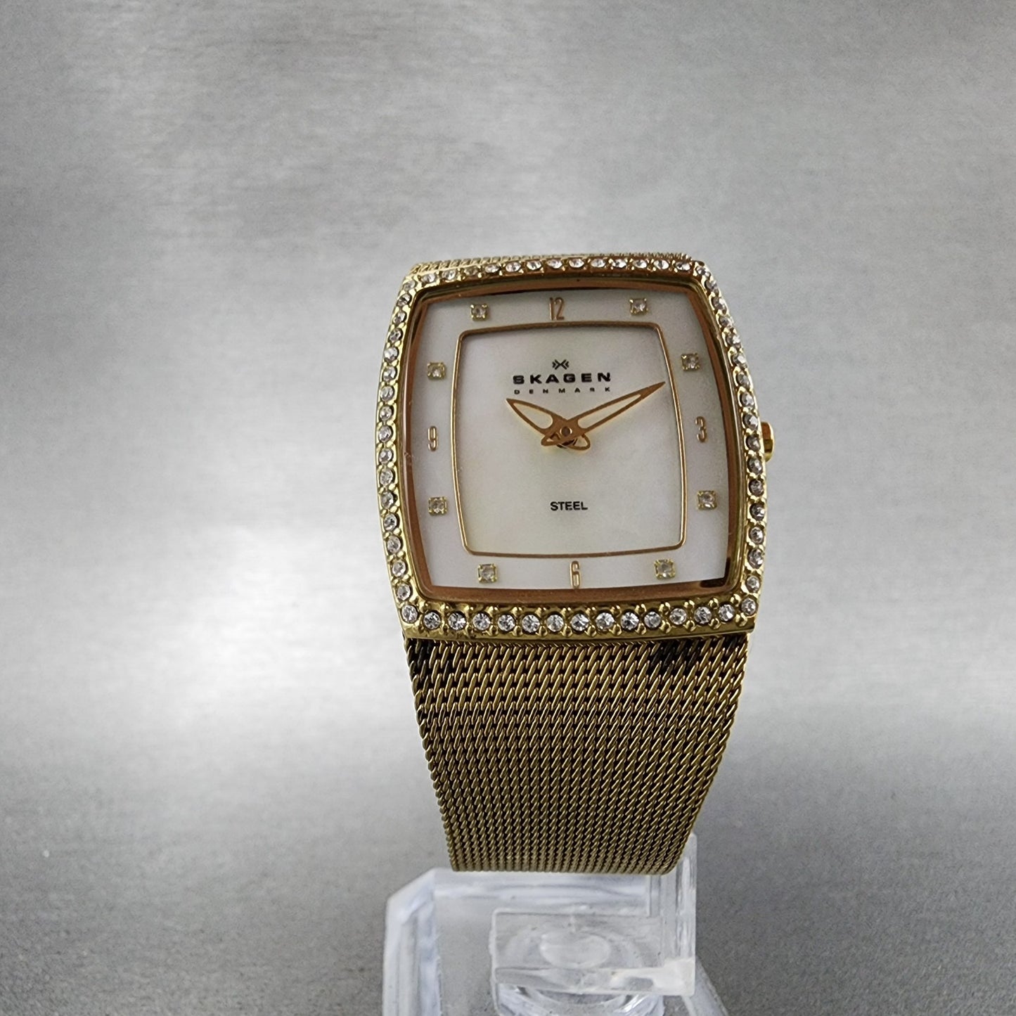 Skagen Tank Watch Women 27mm MOP Dial Gold Tone Rectangle 384SGG New Battery5