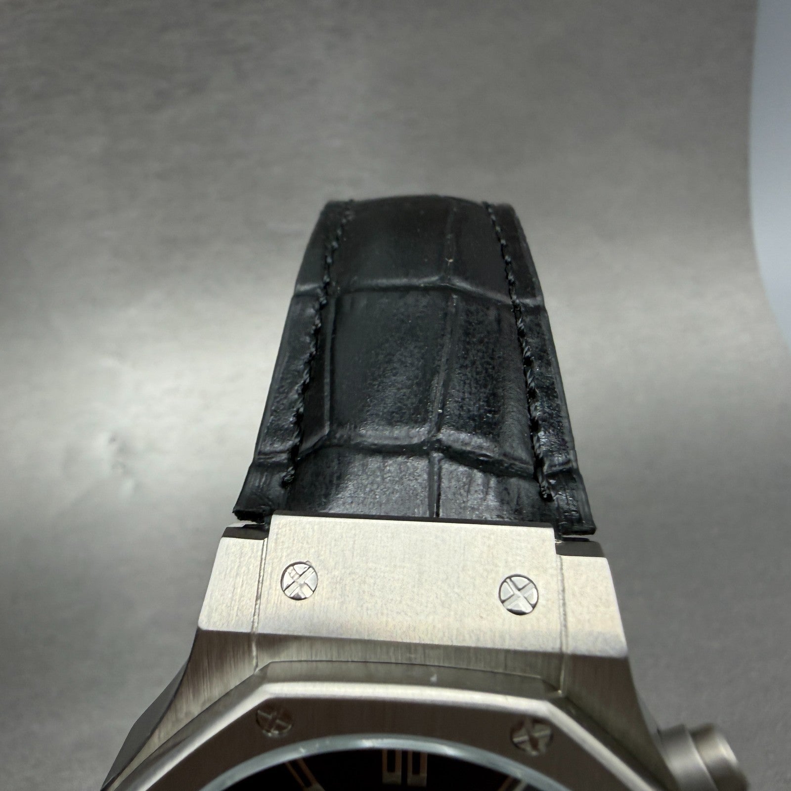 Madison New york Chronograph Watch Men 43mm Black Dial Steel Date New Battery4