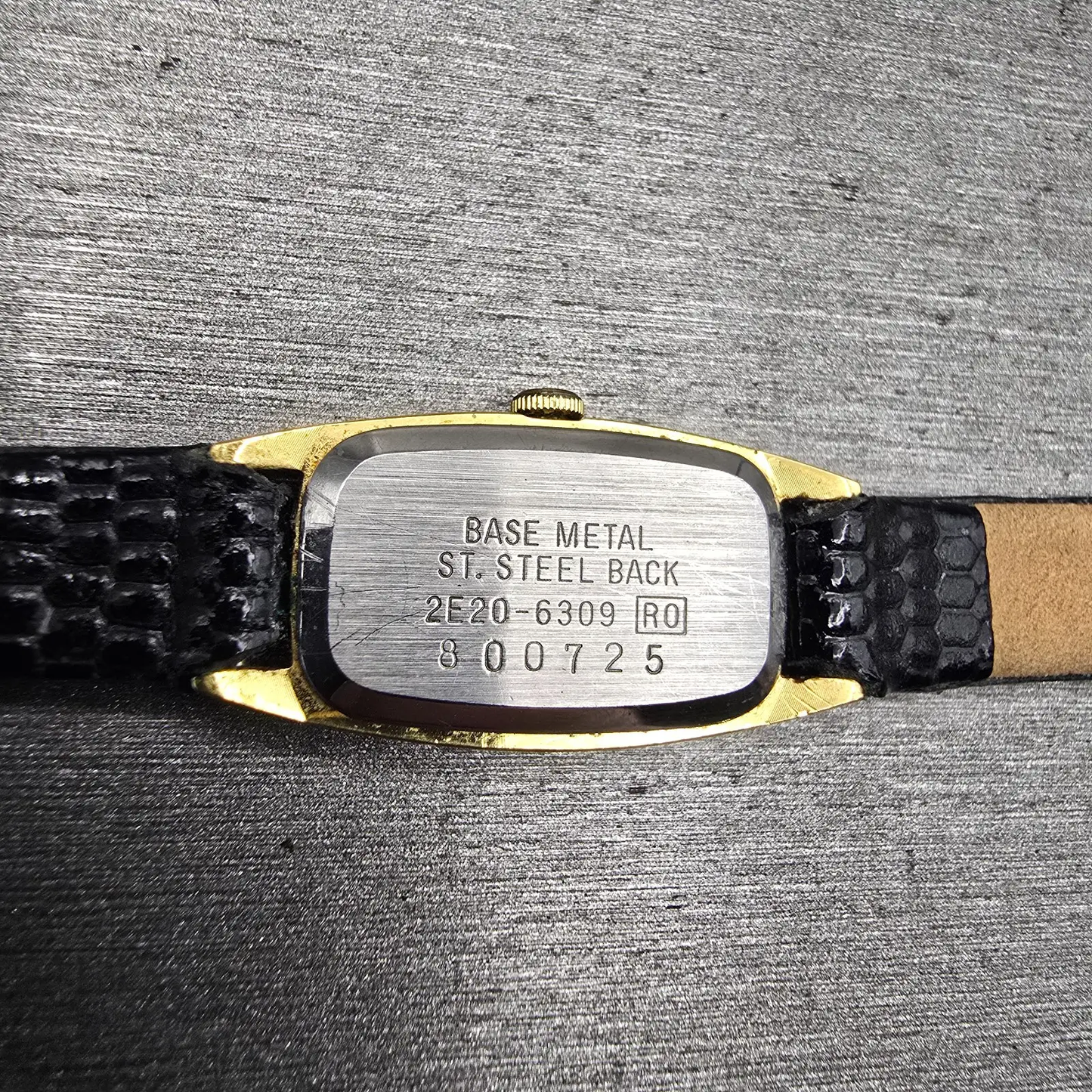 Seiko Watch Women 13mm White Dial Gold Tone Oval 2E20-6309 New Battery Vintage10