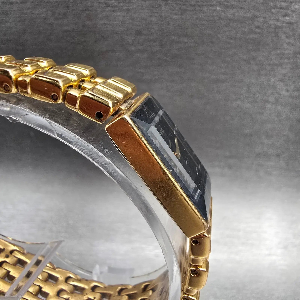 Seiko Watch Women 14mm Blue Dial Gold Tone Rectangle V220-5A00 New Battery3