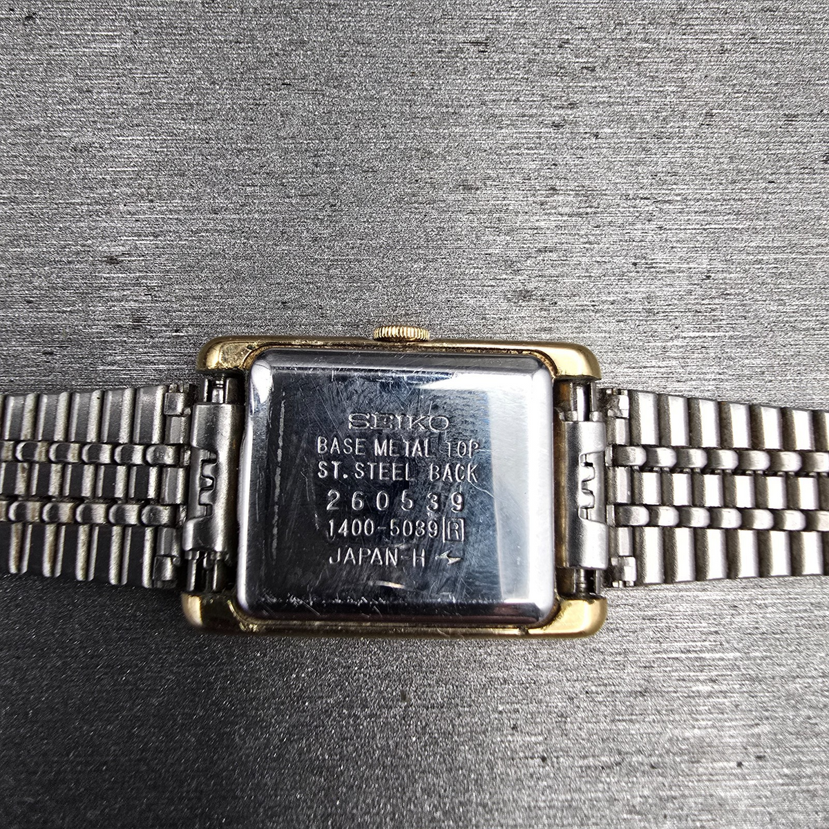 Seiko Tank Watch Women 18mm Gold Dial Gold Tone Rectangle 1400-5039 New Battery10