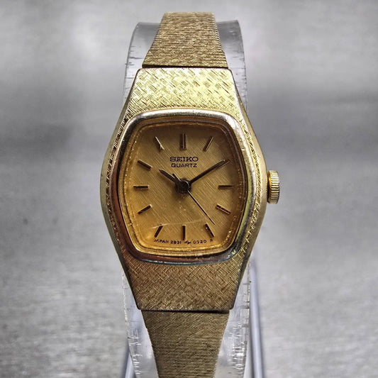 Seiko Watch Women 17mm Gold Dial Gold Tone Oval 2B31-5039 New Battery Vintage0