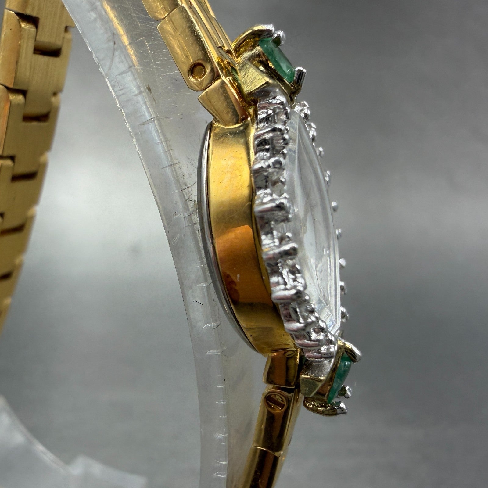 Seiko Pulsar Watch Women 17mm White Dial Gold Tone Oval V400 L 174A New Battery3