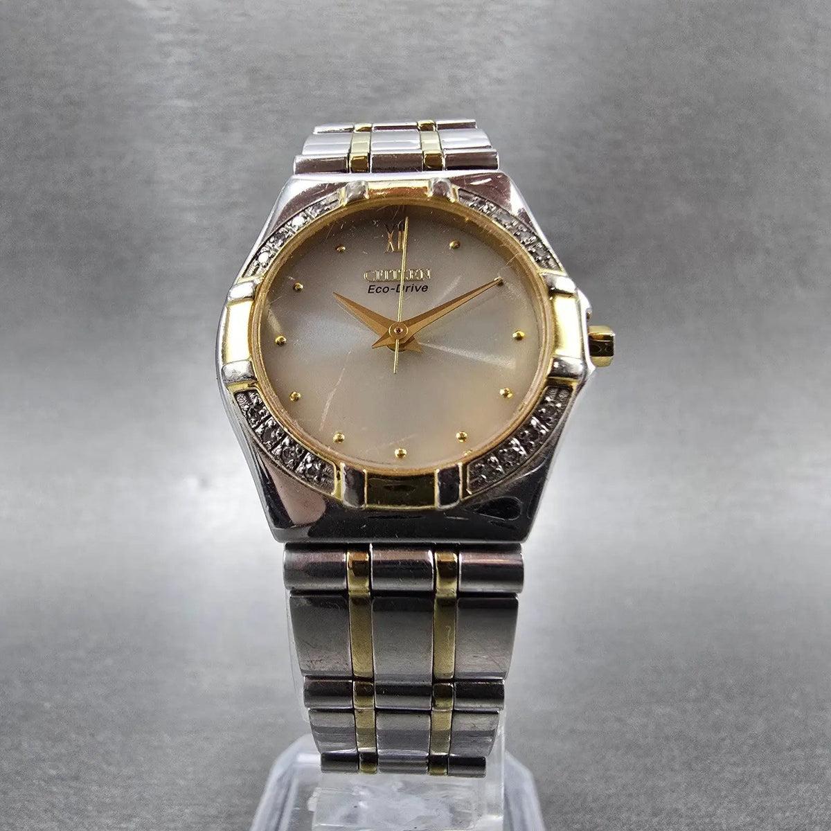 Citizen Eco-Drive Watch Women 25mm White Dial Two Tone Round E030-H26647 Runs JP5