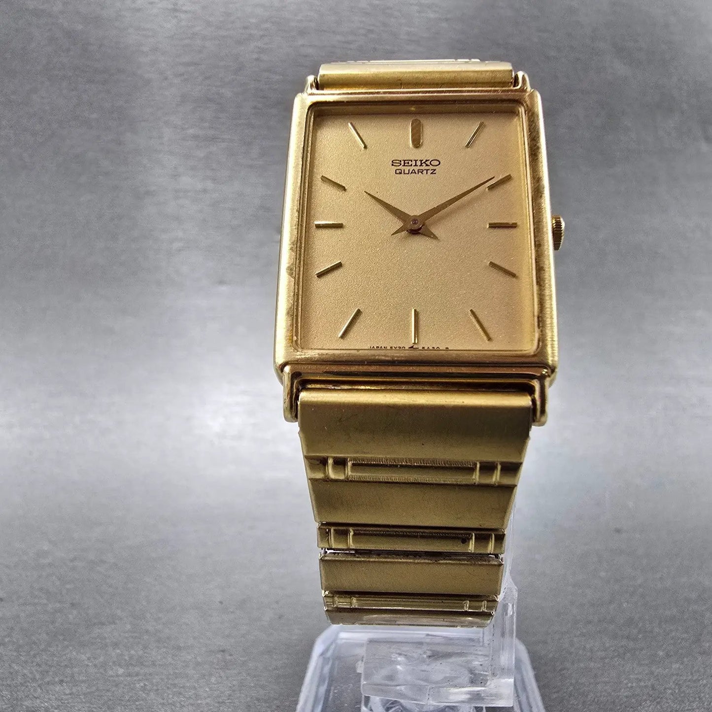 Seiko Tank Watch Men 25mm Gold Dial Gold Tone Rectangle 5Y30-5A09 PARTS Vintage7