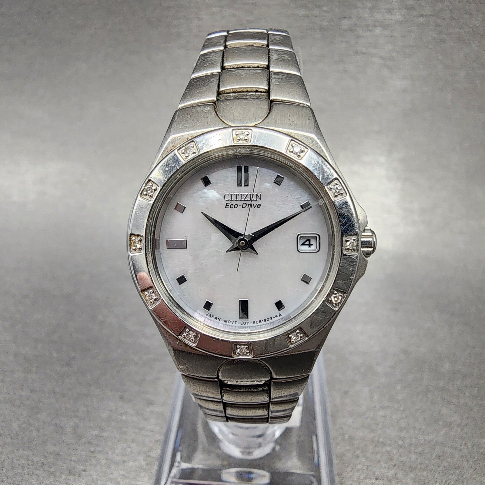 Citizen EcoDrive Watch Women 26mm MOP Dial Stainless Steel Date Diamonds Runs0