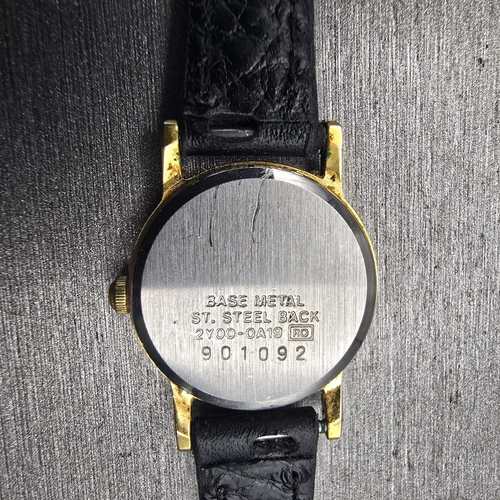 Seiko Watch Women 20mm Black Dial Gold Tone Round 2Y00-0A19 New Battery Vintage10