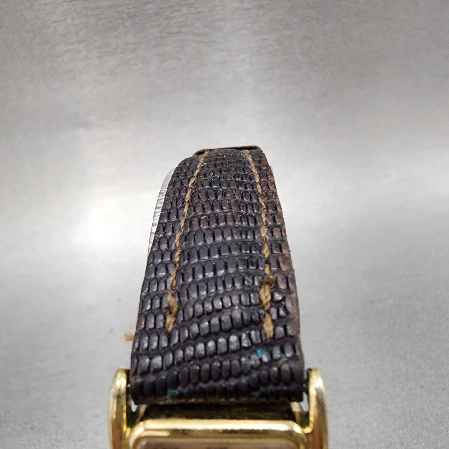 Seiko Tank Watch Women 20mm Champagne Dial Gold Tone 14005790 New Battery4