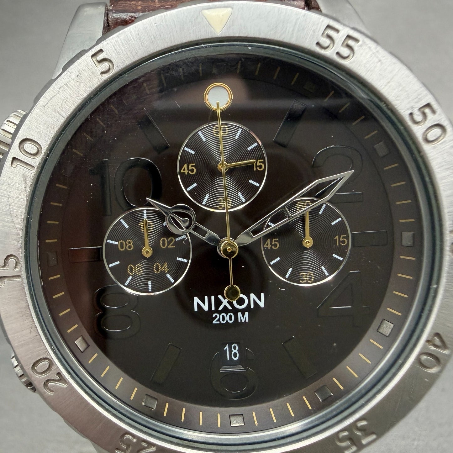 Nixon 48-20 Chrono Watch Men 48mm Brown Dial Silver Tone Date Round New Battery1
