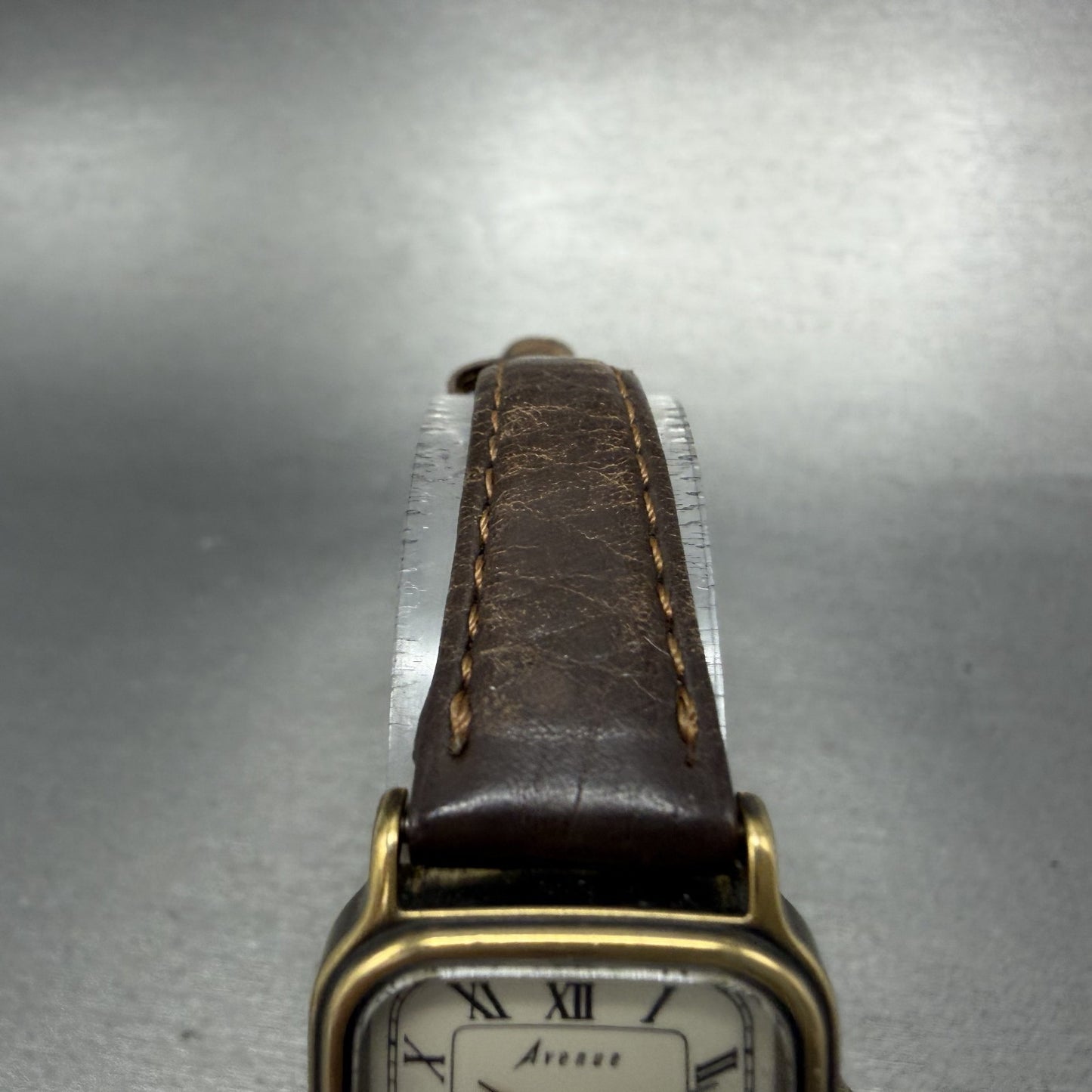 Seiko Avenue Watch Women 21mm White Dial Gold Tone Square 2P21-5D80 New Battery4