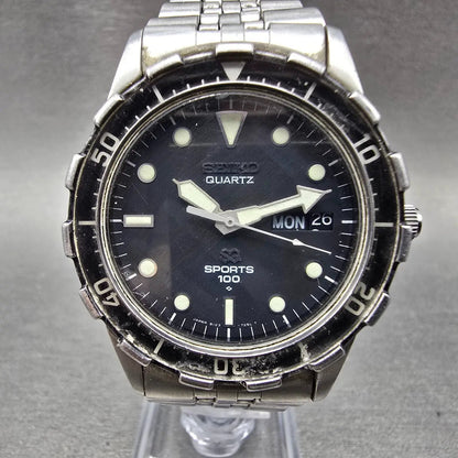 Seiko SQ Sports 100 Dive Watch Men 37mm Black Dial Steel READ!! 8123-7180 NewBat0