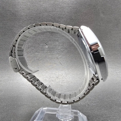 Citizen Q&Q Solar Watch Men 40mm Blue Dial Silver Tone Hexagon Runs Bracelet8