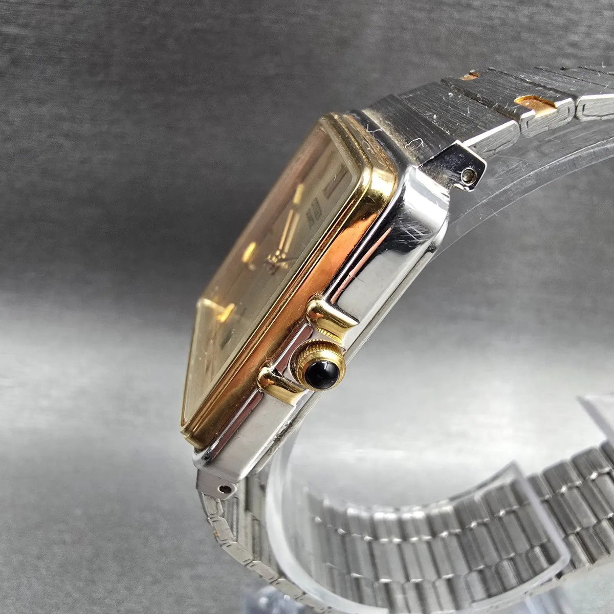 Citizen Tank Watch Men 28mm Gold Dial Gold Tone Date 3810-895100 New Battery CQ2