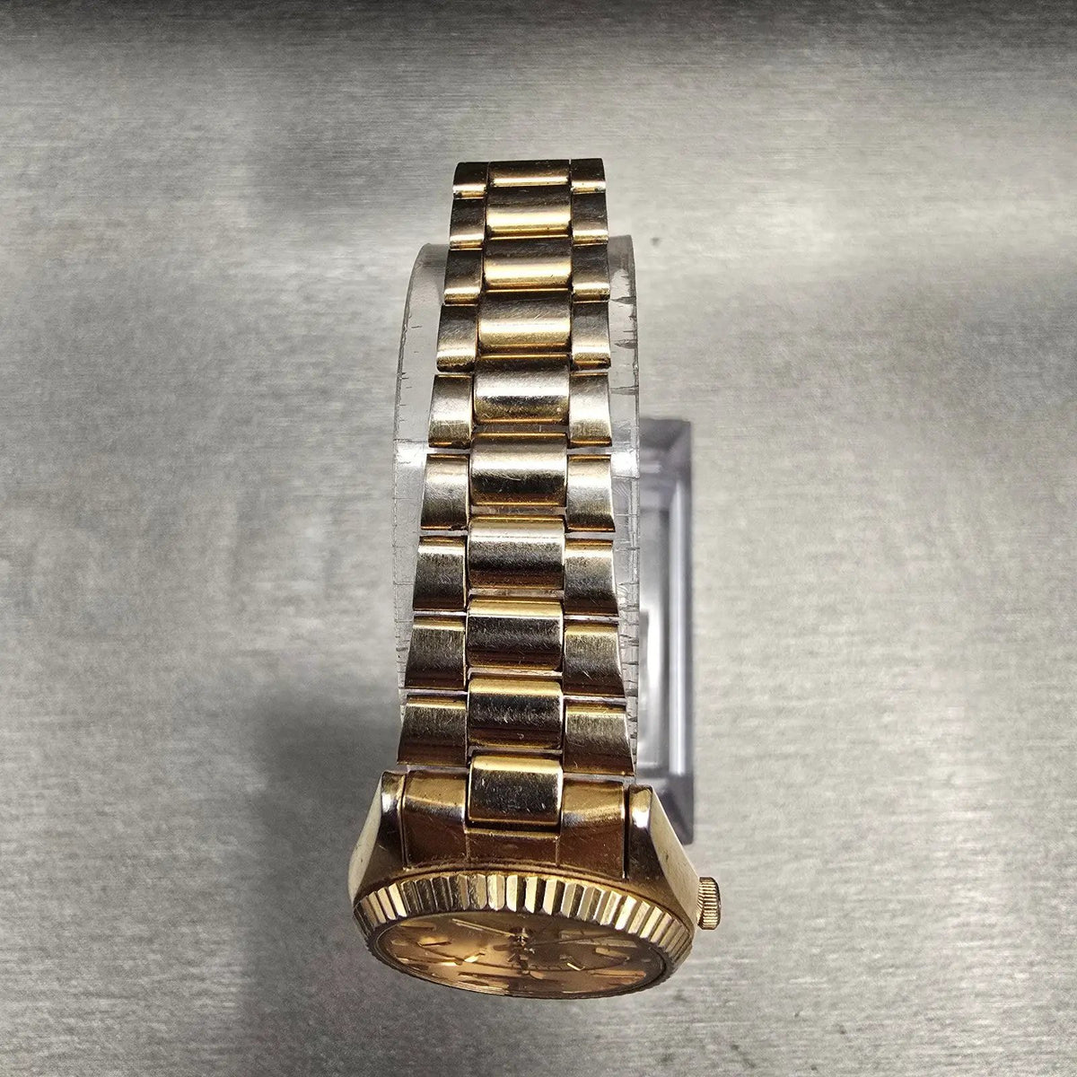 Seiko SQ Watch Women 24mm Gold Dial Gold Tone Daydate Round 3E23-0A60 New Batt 64