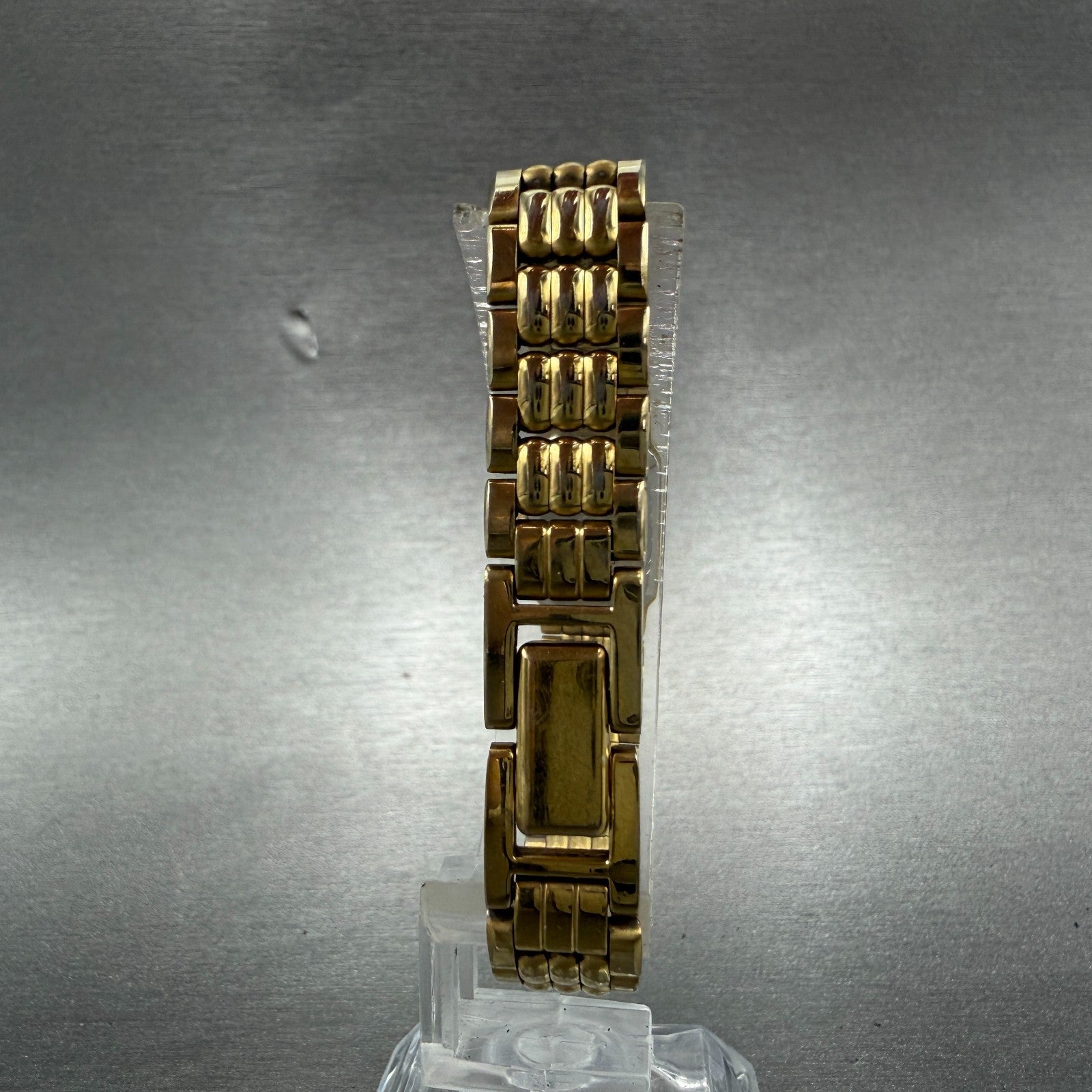 Seiko tank Watch Women 12mm Champagne Dial Gold Tone 2e20-6389 New Battery GY77