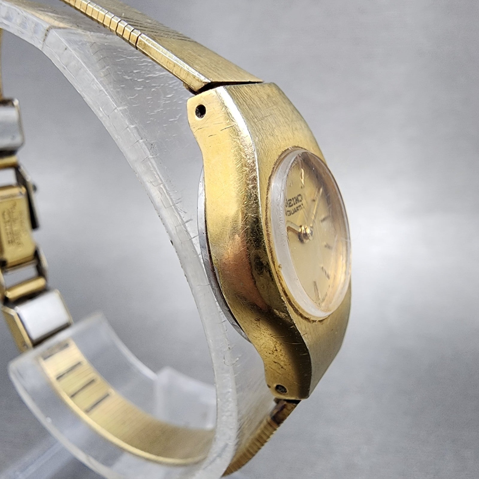Seiko Watch Women 16mm Gold Dial Gold Tone Round 54200200 New Battery Vintage3