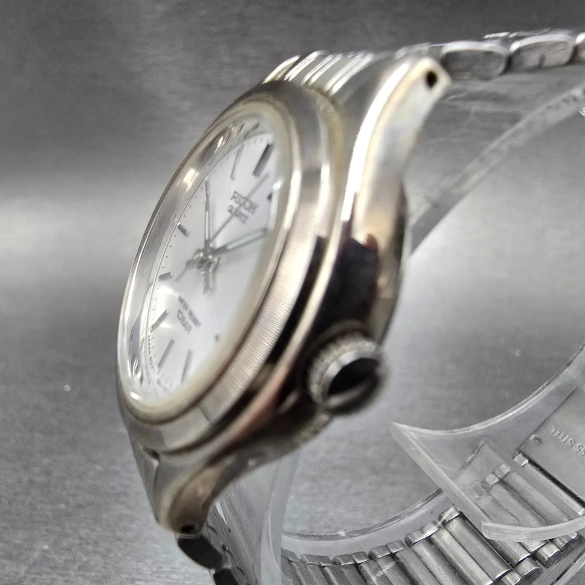 Ricoh Watch Women 26mm Silver Dial Silver Tone Date Round  New Battery2