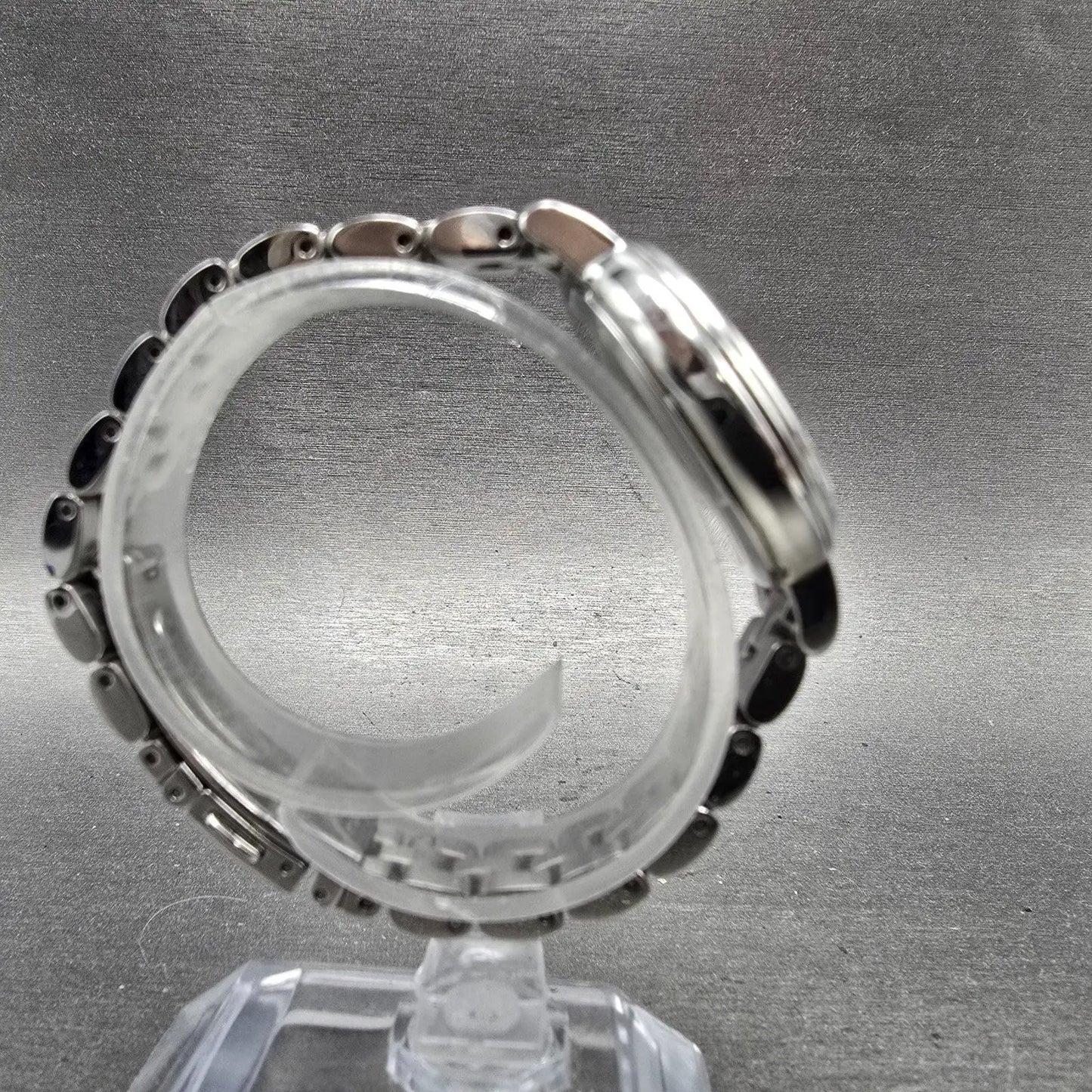 Citizen Eco-Drive Watch Women 31mm Silver Dial Silver Tone Date E011-R013319 Run8