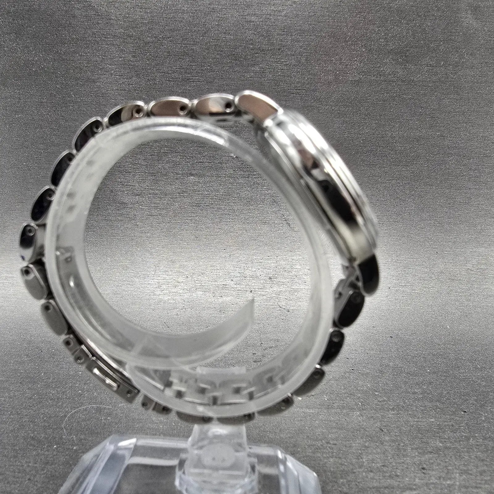 Citizen Eco-Drive Watch Women 31mm Silver Dial Silver Tone Date E011-R013319 Run8