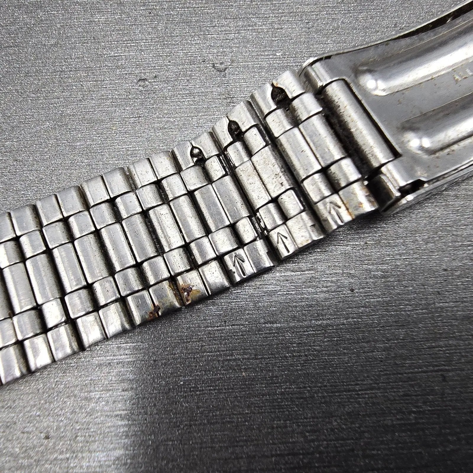 Seiko SQ Bracelet 20mm Stainless Steel Silver Tone Tri Folding Clasp VTG 6105010